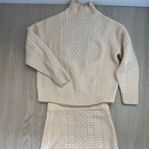 Cozy knitted set